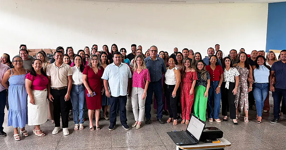 Prefeito reúne novos diretores e defende gestão democrática na Rede Municipal de Ensino