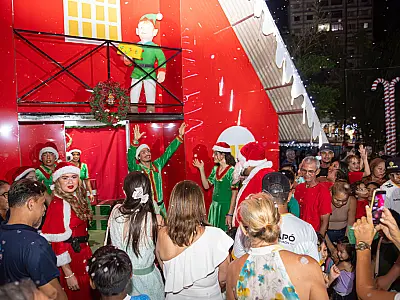 Abertura do Jardim de Natal encanta o público em Corumbá