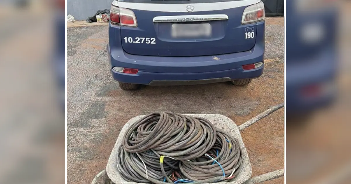 Homem flagrado com fios furtados é preso no Lampião Aceso