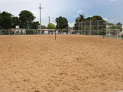 Casos de contaminação e doenças de pele faz prefeitura fechar quadra de areia em Ladário