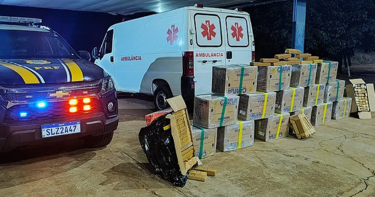 Ambulância é flagrada com 681 kg de maconha na BR 262