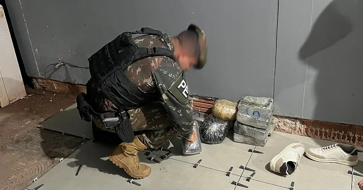 Exército apreende mais de 13 kg de drogas em ônibus em Corumbá