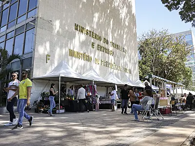 Governo libera mais R$ 3,9 bi para pagar saque-aniversário do FGTS