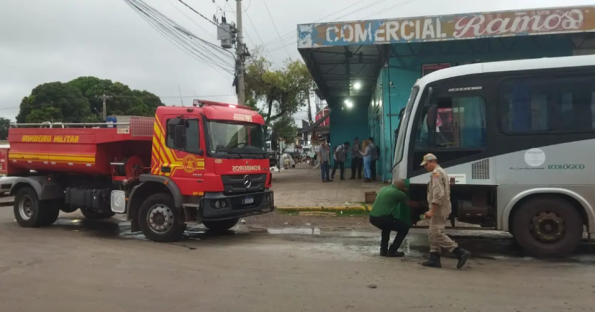 Ação rápida de motorista evita incêndio em ônibus no bairro Dom Bosco