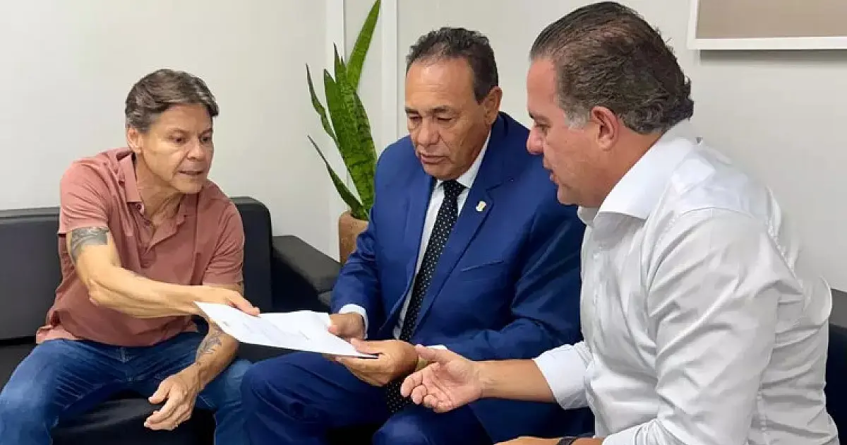 Paulo Duarte renuncia à presidência do PSB e encaminha filiação ao PSDB