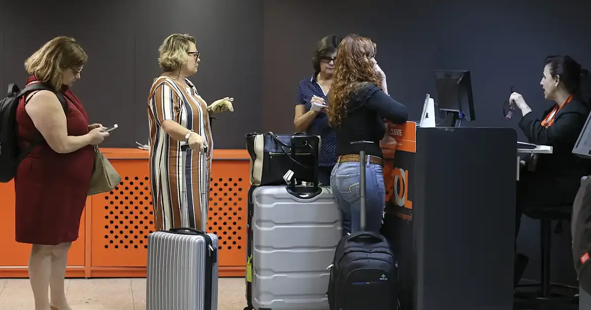 Câmara vota urgência de PL sobre cobrança por bagagem de mão