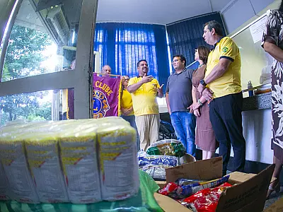 Lions Club entregam doações para famílias atingidas pelas chuvas