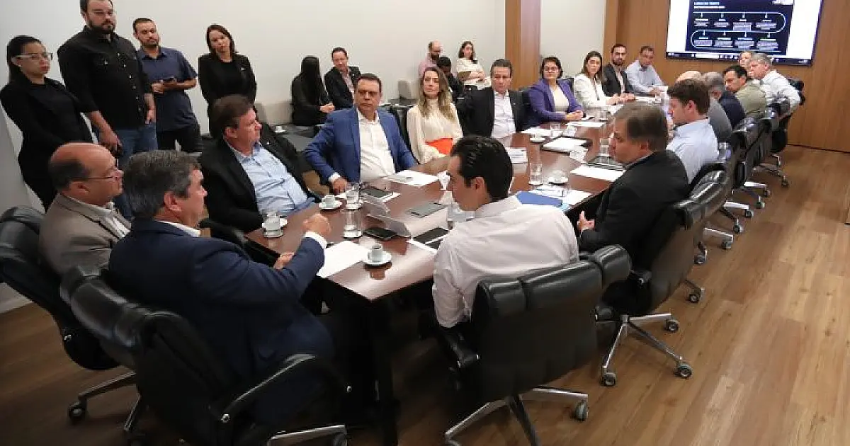 Governador reúne secretários para assinatura dos contratos de gestão