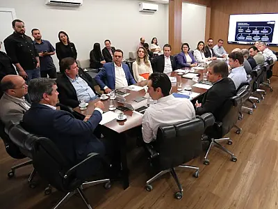 Governador reúne secretários para assinatura dos contratos de gestão