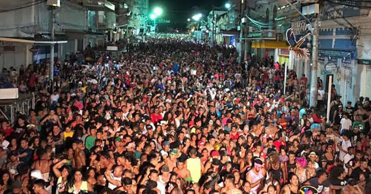 Médico sanitarista avalia possíveis efeitos de aglomerações de fim de ano e Carnaval no Brasil
