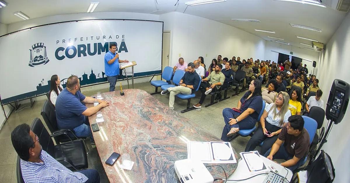 Agentes de trânsito concluem capacitação e recebem certificados