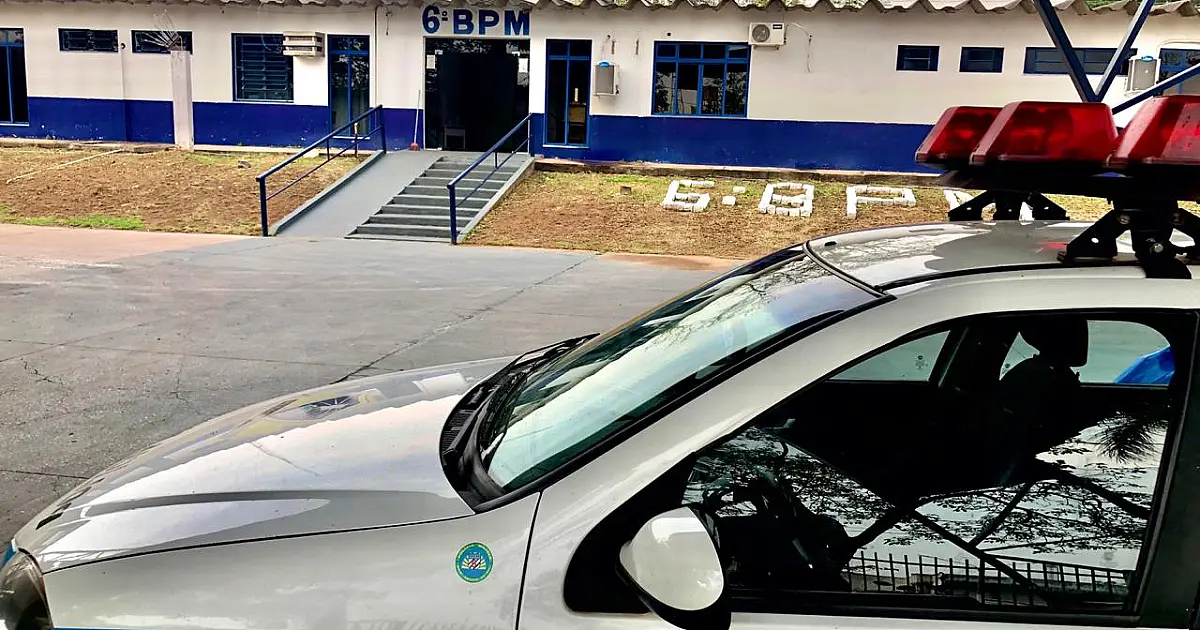 Jovem é preso por dano e ameaça contra sua mãe
