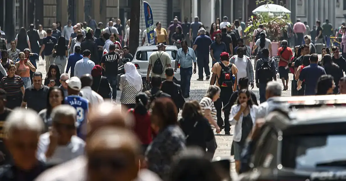 Mais de 8,6 milhões deixam pobreza; Brasil tem melhor nível desde 2012