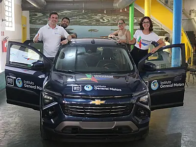 Carro doado pela General Motors vai ampliar atendimento do Moinho Cultural às famílias da região