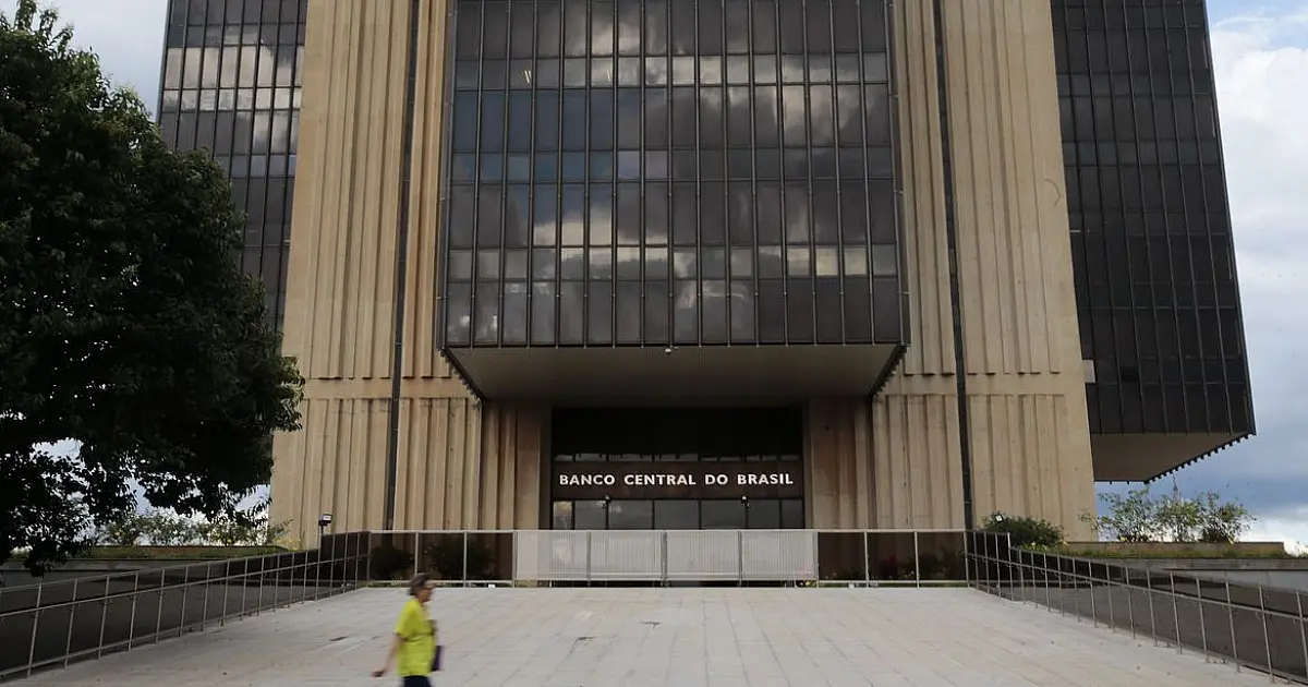 Mercado eleva previsão da inflação para 4,17% este ano