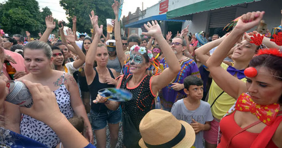 Na capital, folião deve gastar de R$ 49,00 a R$ 450,00 neste Carnaval