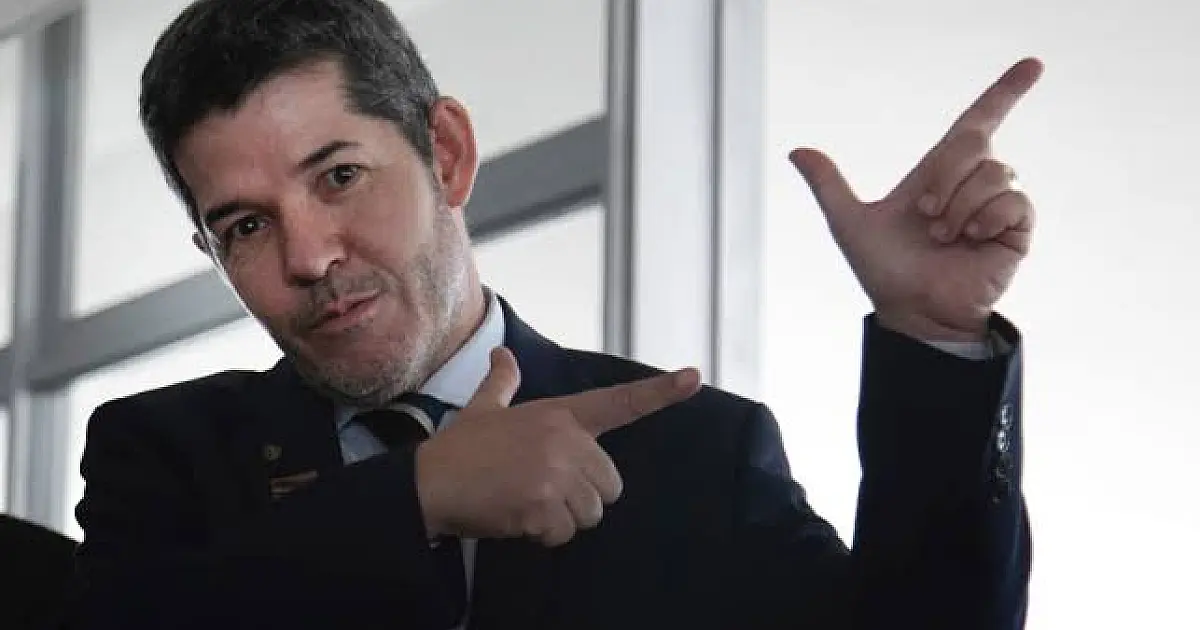 'Vou implodir o presidente', diz líder do PSL na Câmara;