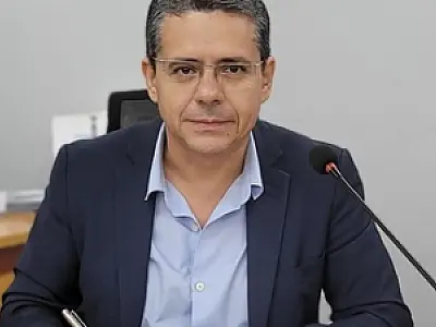 Alexandre reforça necessidade da construção de calçadas em via de intensa movimentação