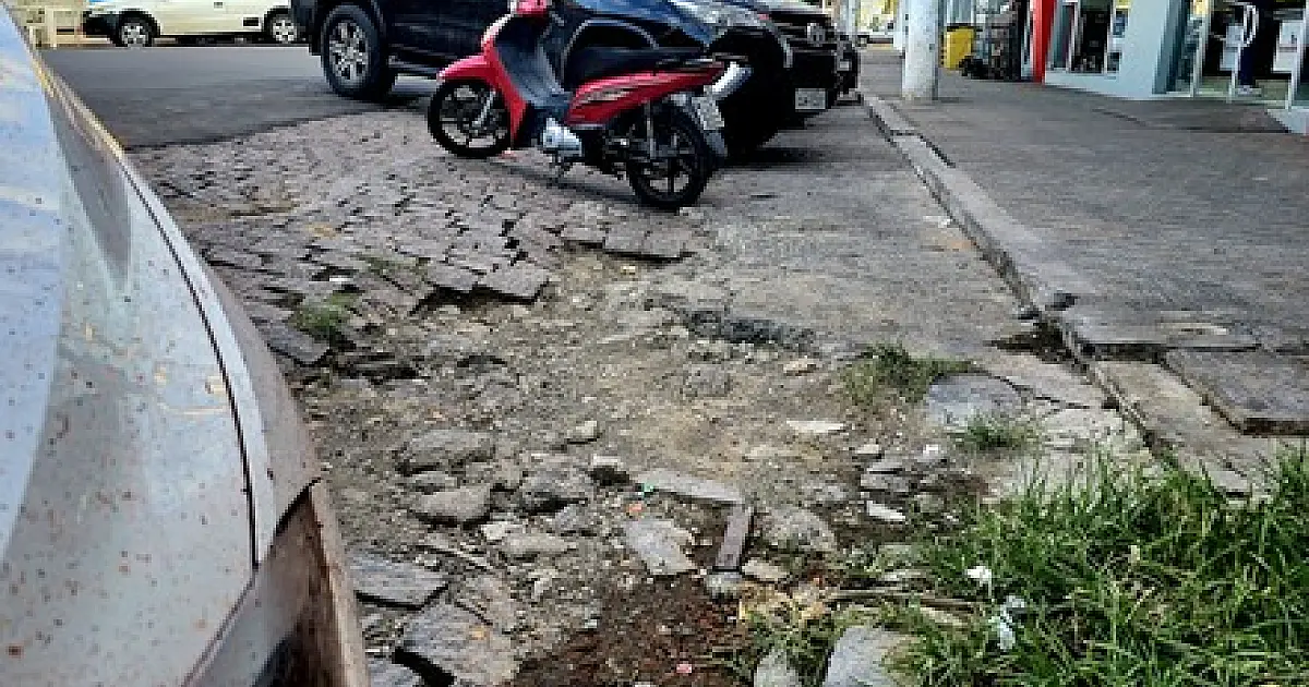 Recuperação da área de estacionamento na Frei Mariano é solicitada na Câmara