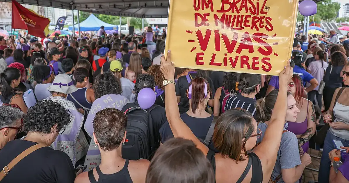Mulheres buscam independência econômica em meio a obstáculos profissionais