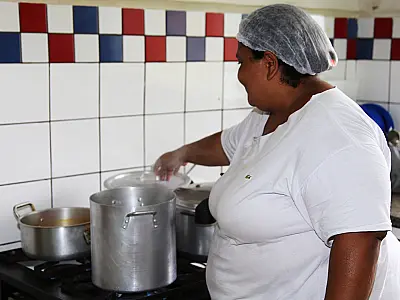 Corumbá abre vagas temporárias para área administrativa na educação