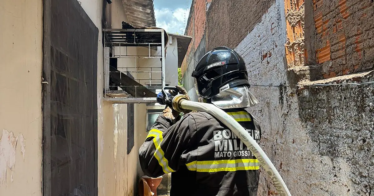 Incêndio atinge residência no bairro Vila Mamona, em Corumbá