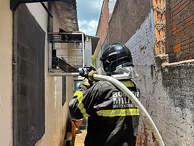 Incêndio atinge residência no bairro Vila Mamona, em Corumbá