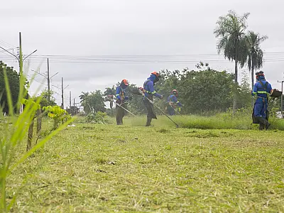 Campanha de limpeza avança em quatro regiões de Corumbá