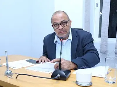 Yussef cobra campanha educativa para tutores recolherem dejetos deixados pelos pets