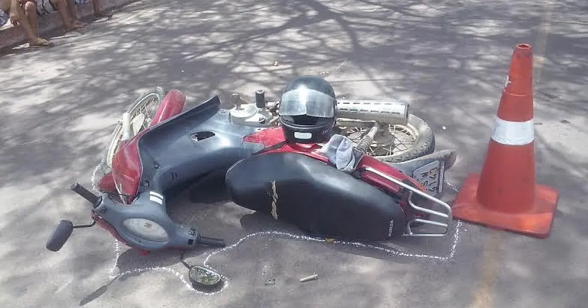 Motociclista sofre traumatismo craniano em queda acidental