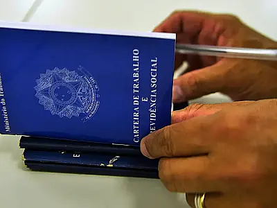 Governo confirma salário mínimo de R$ 1.621 em 2026