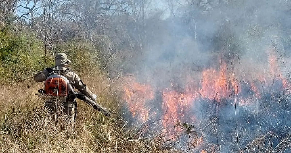 Plantão dos Bombeiros tem combate à incêndio e resgate fluvial na Aldeia Uberaba