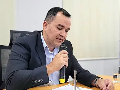 Marcelo pede informações sobre as obras da passarela que liga Maria Leite ao Previsul