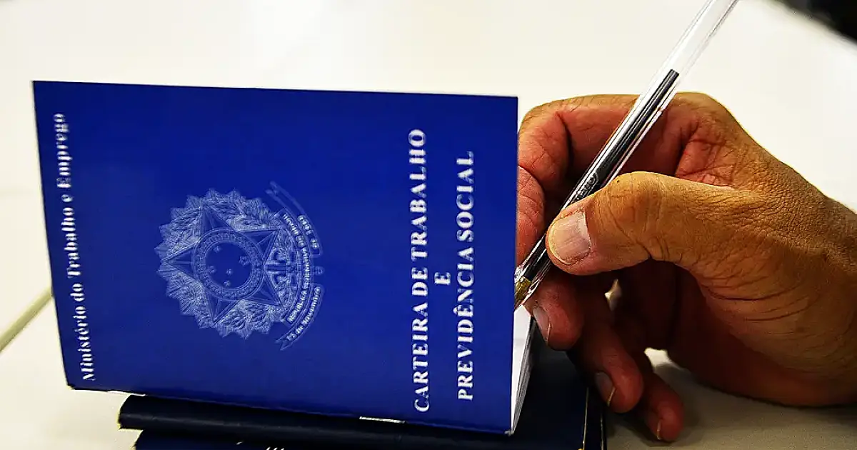 Desemprego recua para 5,6%, a menor taxa desde 2012, mostra IBGE