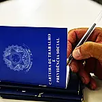 Brasil cria 255,3 mil postos de trabalho em fevereiro, aponta Caged