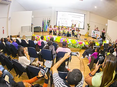 Projeto escolar encanta público com música e integração cultural em Corumbá