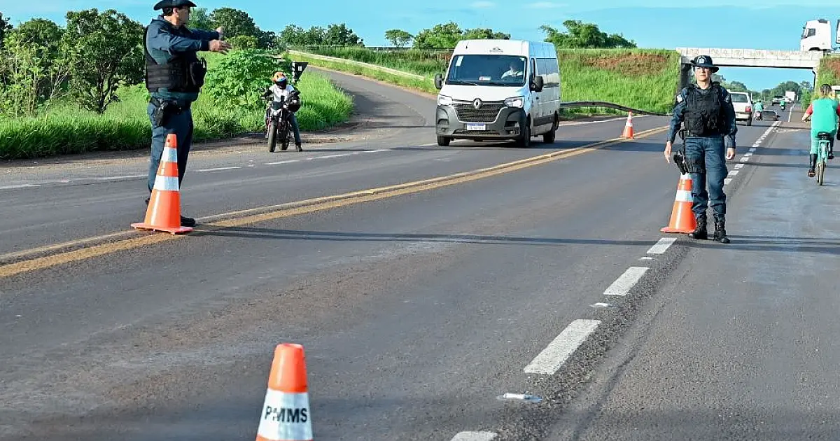 Carro que fazia transporte clandestino de Corumbá para Capital foi apreendido no Carnaval