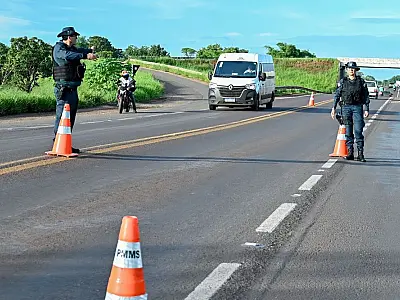 Carro que fazia transporte clandestino de Corumbá para Capital foi apreendido no Carnaval