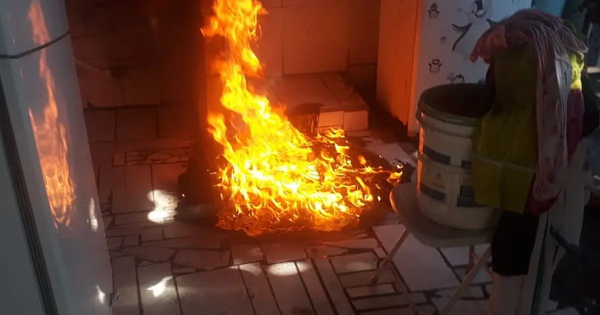 Máquina de lavar pega fogo em residência do centro de Corumbá