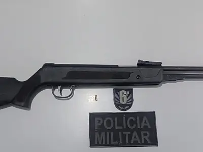 Arma é apreendida em quintal durante operação do 6&ordm; BPM em Corumbá