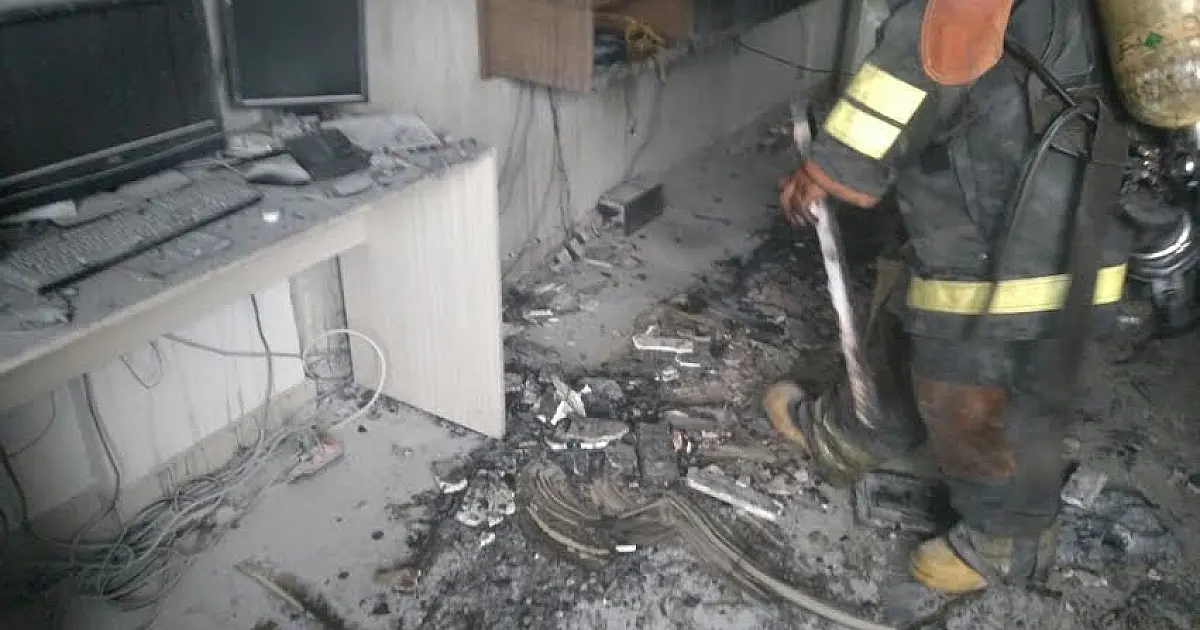 Principio de incêndio faz moradores abandonarem prédio na madrugada