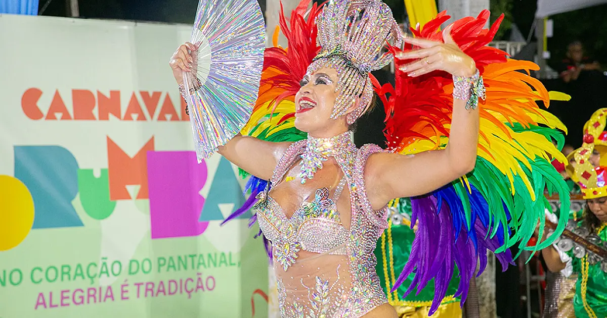 De comitiva sertaneja á Homem-aranha os blocos oficiais de Corumbá encantaram a passarela do samba