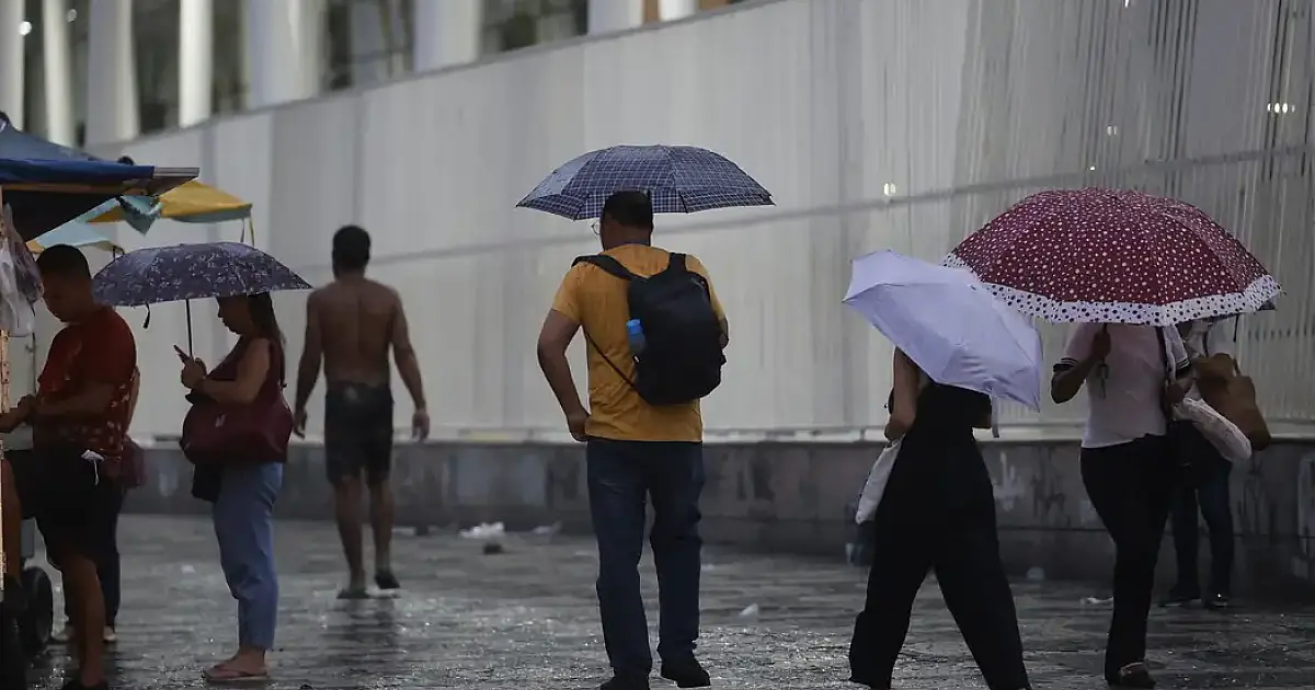 País tem maioria das regiões em alerta para chuvas intensas nesta quarta