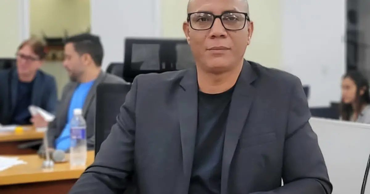 Hesley sugere que vacinação atenda servidores administrativos da Educação