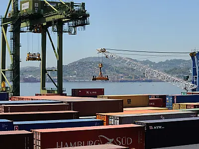 Tarifas dos EUA devem derrubar preços e afetar setores estratégicos