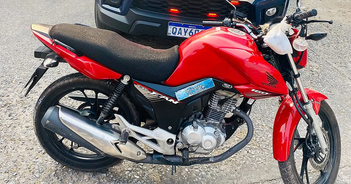 Alarme bloqueia moto roubada e vítima recupera veículo