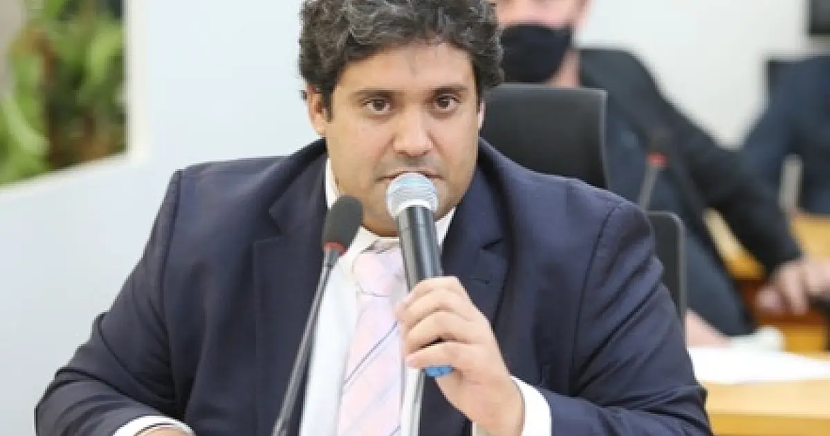 Para acabar com infiltrações, vereador pede reforma do telhado da maternidade