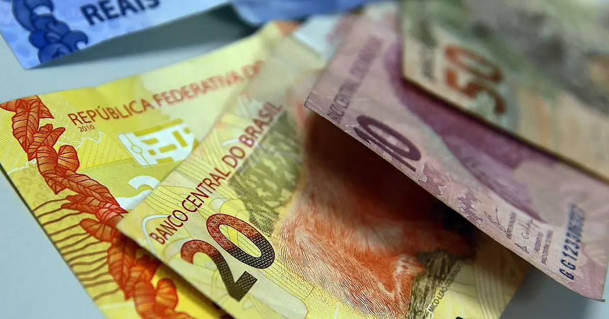 Receita paga restituições do segundo lote do IRPF 2021