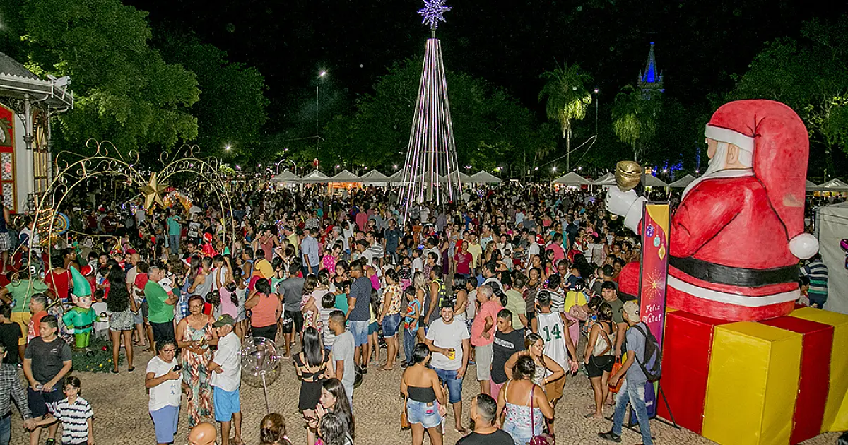 Chegada do Papai Noel abre o Jardim de Natal na noite de hoje em Corumbá