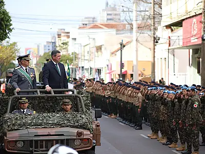 Desfile cívico-militar reúne público de 10 mil pessoas em Campo Grande